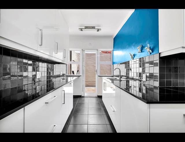 3 BEDROOM TOWNHOUSE FOR SALE IN VICTORY PARK
